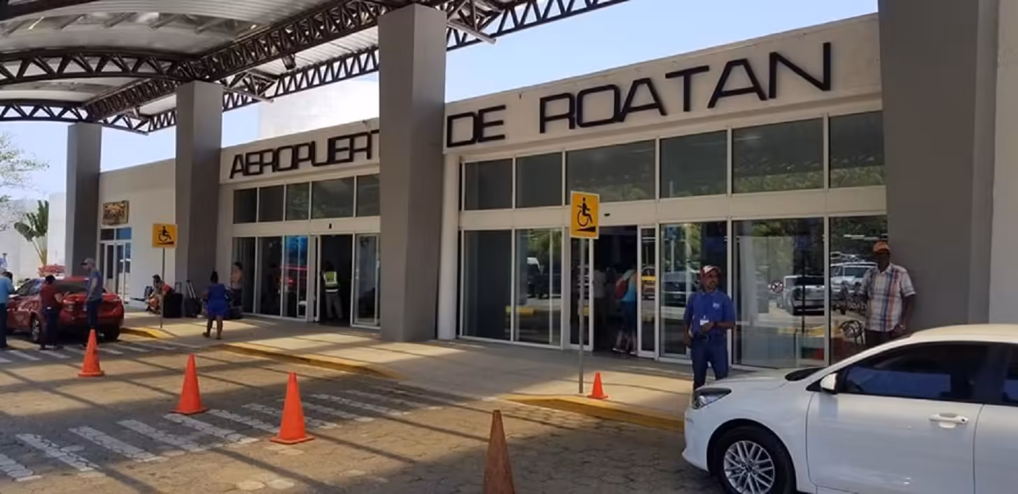 Roatan Ferry or Roatan Airport Shuttle 2 Roatan Airport Shuttle - Roatan 21 Tours