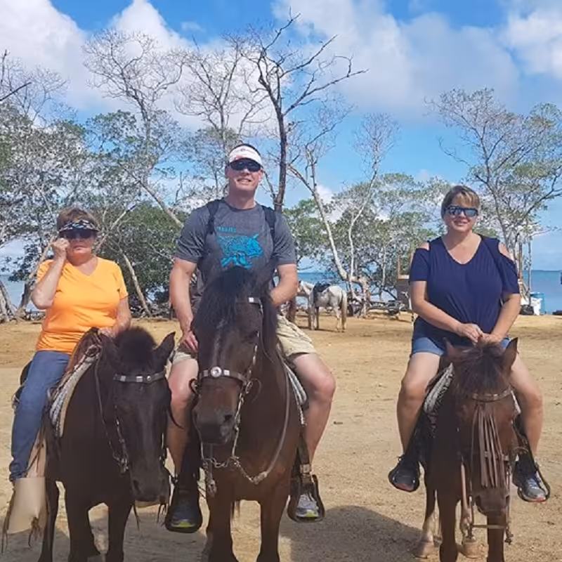 Roatan Horseback Riding Tour 3 Roatan Horseback Riding Tour
